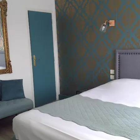 Szálloda De La Bastide 2*