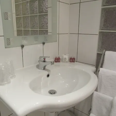 De La Bastide Hotel 2*